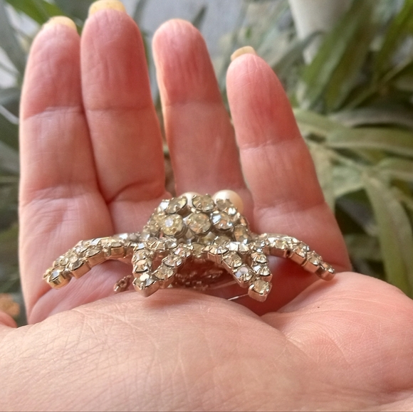 Weiss VTG Faux Pearls Rhinestones Unique Signed Mid-Century  Brooch - Picture 9 of 16
